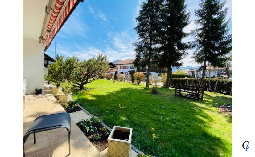 Blick von der Terrasse links