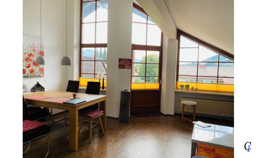 Blick zum Fenster Wohnbereich